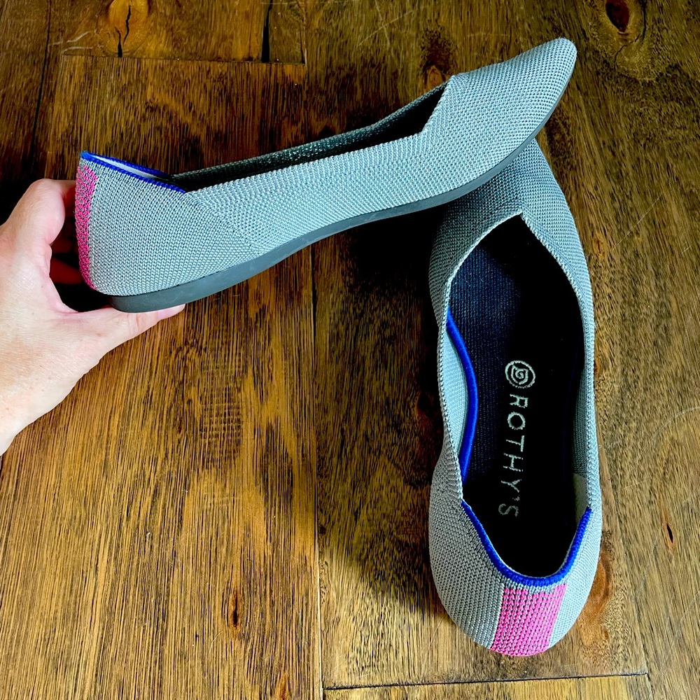 Pointed toe Rothy’s, gray shimmer with neon pink stripe. Size 8.5.